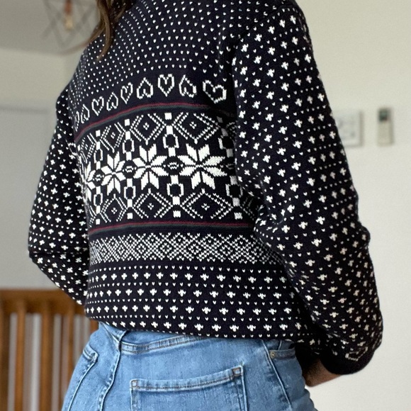 Knitted Sweater Vest - Picture 4 of 5